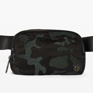Lululemon Everywhere Belt Bag - EUC